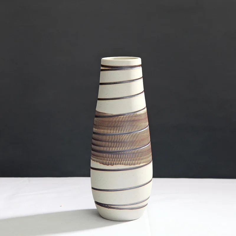 vase en céramique fait main pour décoration intérieure et arrangements floraux - vue 9 sur 9