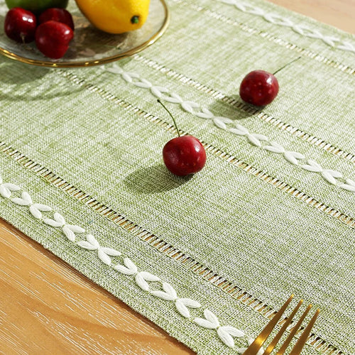 Chemin de table bohème tressé style ferme franges - vue 5 sur 7