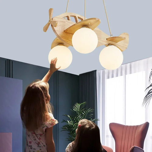 lustre moderne en bois fait main pour chambre enfant décor avion - vue 3 sur 7