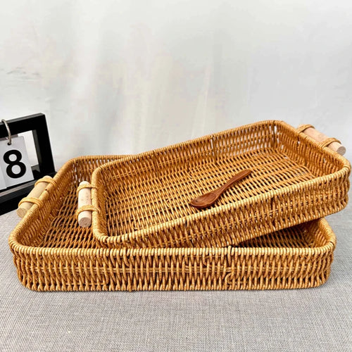 plateau de rangement en rotin tissé avec poignées en bois - vue 6 sur 11