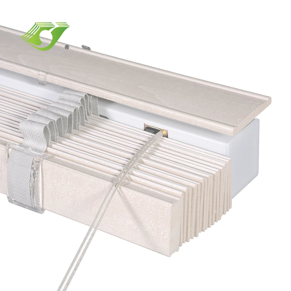 Store vénitien bois motorisé connecté pour porte fenêtre - vue 6 sur 7