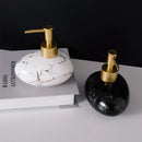bouteille de rangement pour linge et désinfectant luxe hôtel