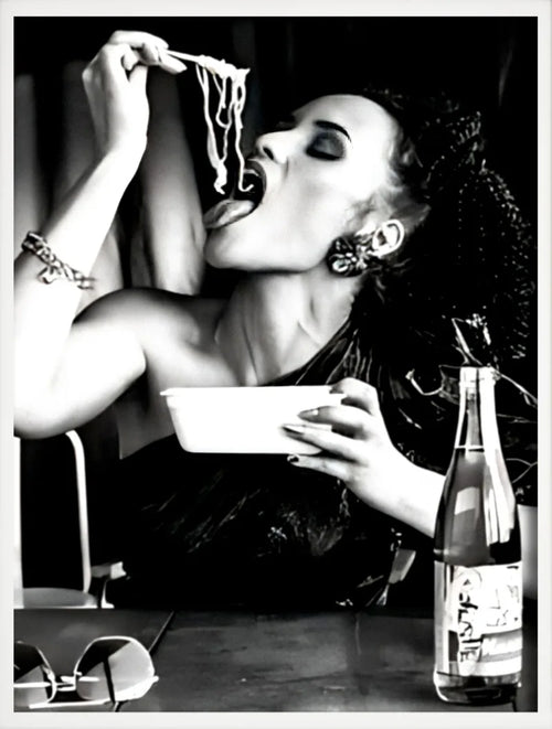 affiche art mural femmes buvant vin et spaghetti décoration maison cadeau