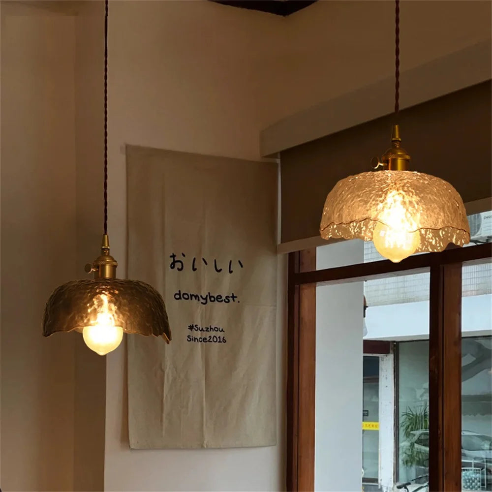 suspension LED en laiton et verre design nordique moderne et antique - vue 5 sur 10