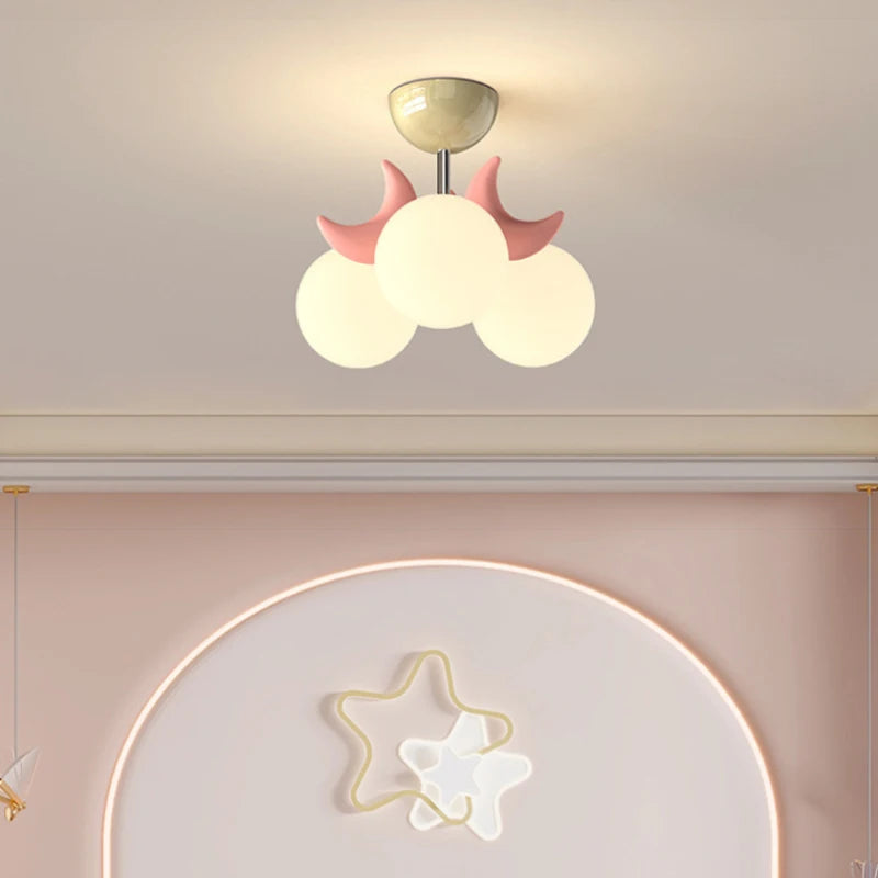 plafonnier en forme de lune pour chambre d'enfant moderne et douce - vue 4 sur 8