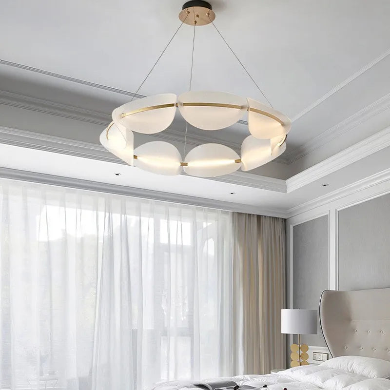 Creative Romantic Petals Acrylic Copper Pendant Lamp Modern Living Room, Bedroom, Cloakroom Decoration LED Pendant Lamp - vue 5 sur 8