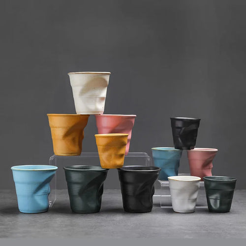 Tasse en gres plissee artisanale style vintage latte