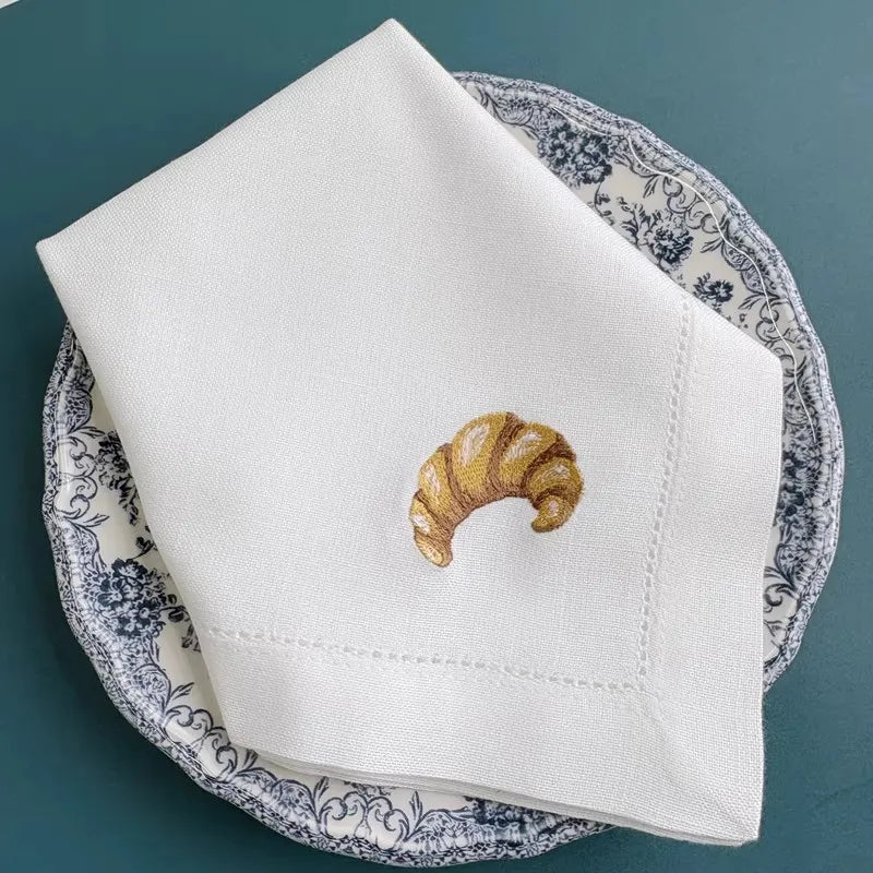 Serviette de table lin brodé motif croissant personnalisable