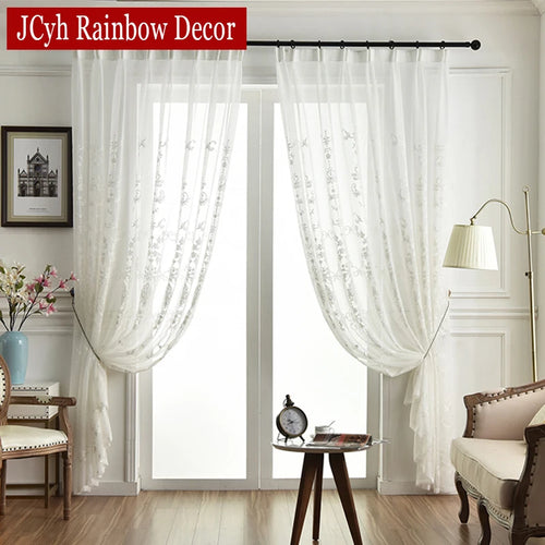 Voilage en tulle brodé motifs géométriques pour salon