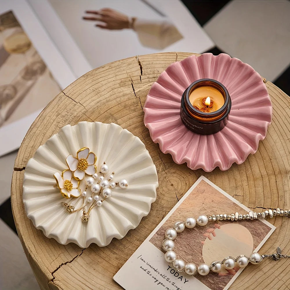 plateau à bijoux élégant en céramique design festonné moderne