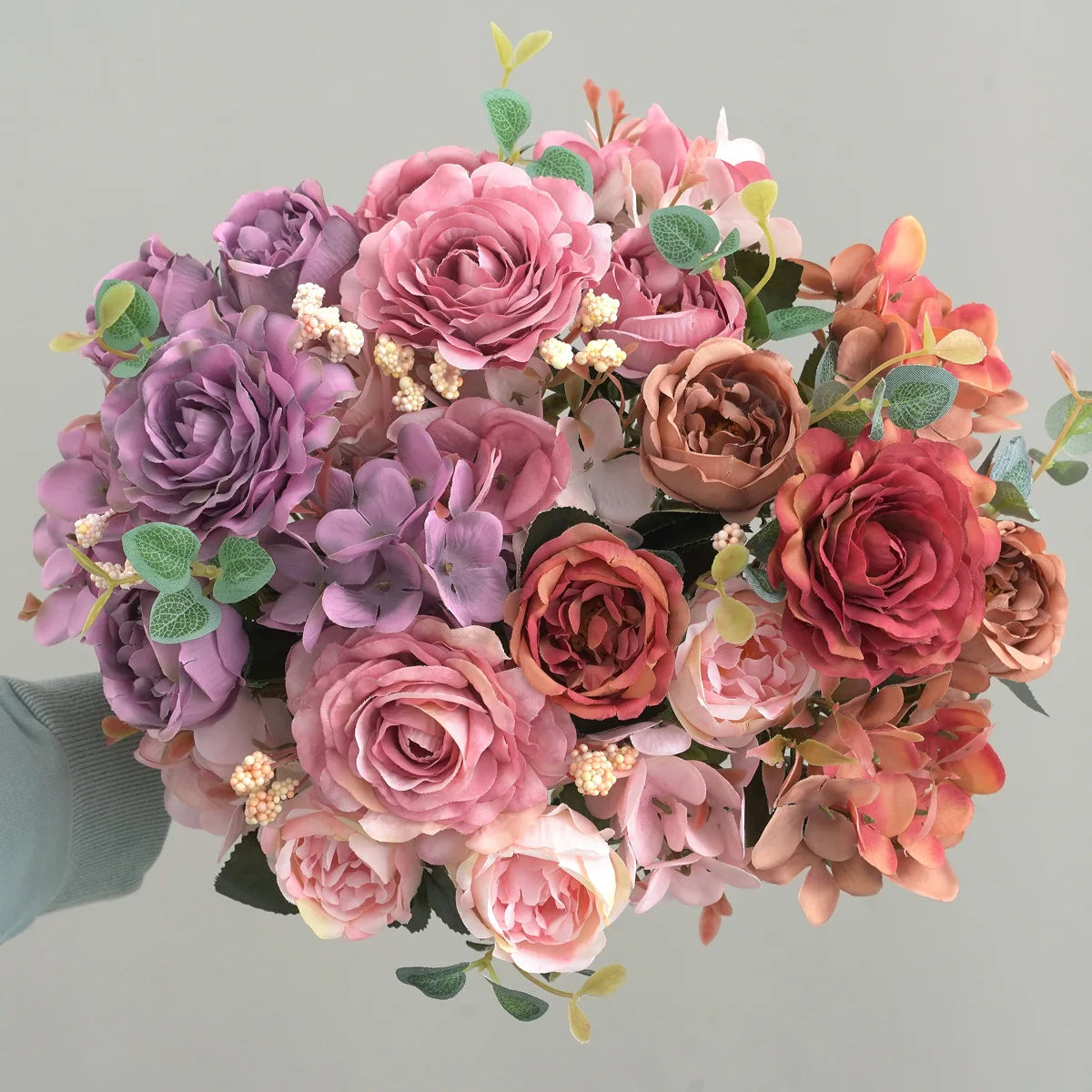 bouquet de pivoines et hortensias vintage pour décoration mariage