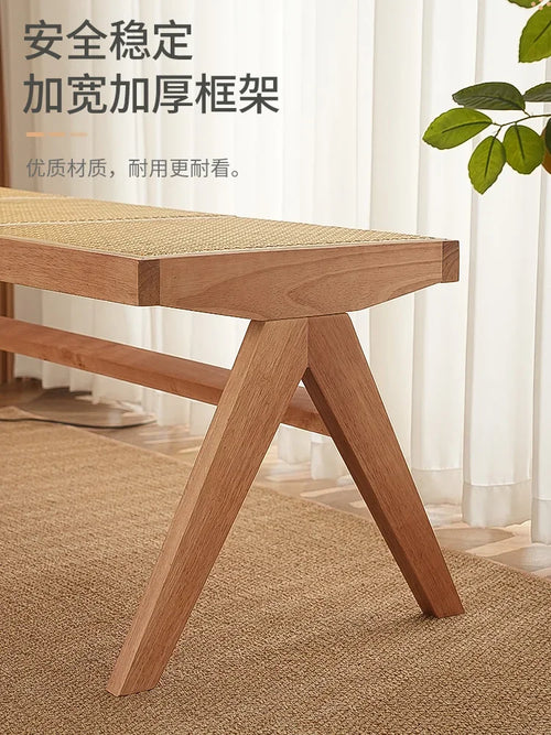 banc en rotin massif pour usage polyvalent et moderne