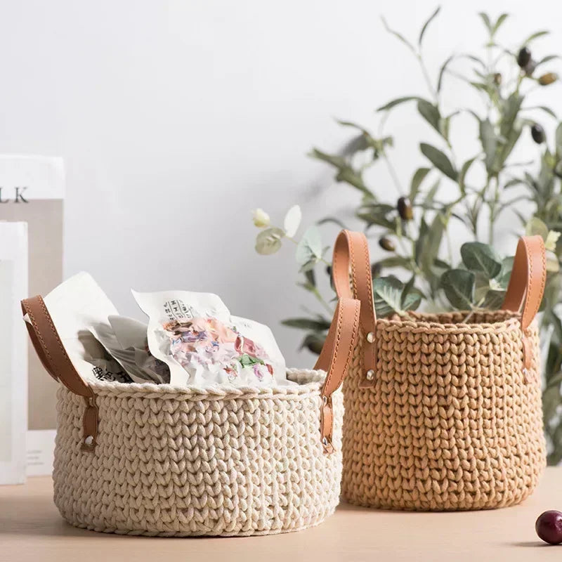 panier de rangement tricoté à la main en coton avec poignée en cuir - vue 4 sur 16