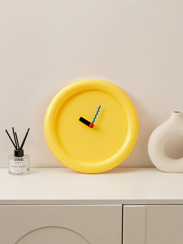 horloge murale style memphis pour décoration intérieure - vue 4 sur 10
