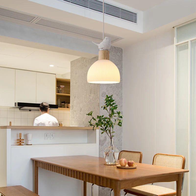 lustre led en bois avec abat-jour en verre blanc
