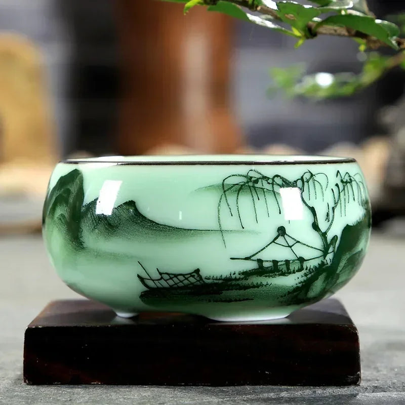 tasse à thé céladon peinte à la main avec lotus et carpe - vue 2 sur 9