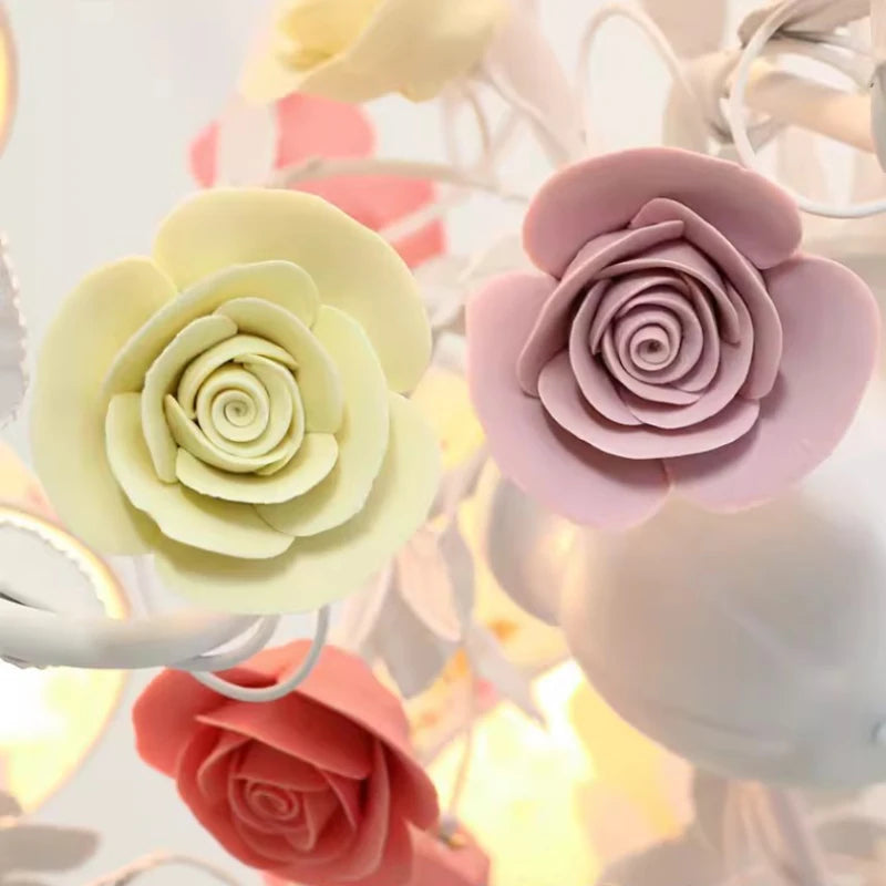 lustre romantique pour chambre d'enfant princesse fleurs lumineuses - vue 4 sur 5