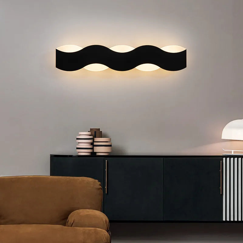 Applique murale LED moderne en forme de vague pour couloir intérieur - vue 4 sur 18