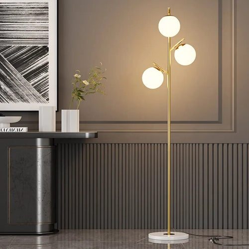 Lampadaire LED nordique minimaliste à 3 têtes