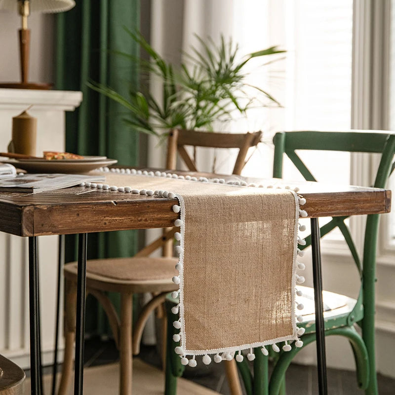 Chemin de table style toile de jute pompons champetre