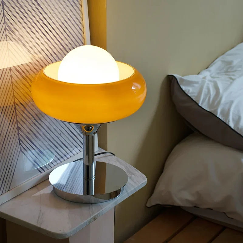 lampe de table vintage style bauhaus en forme de tarte aux œufs