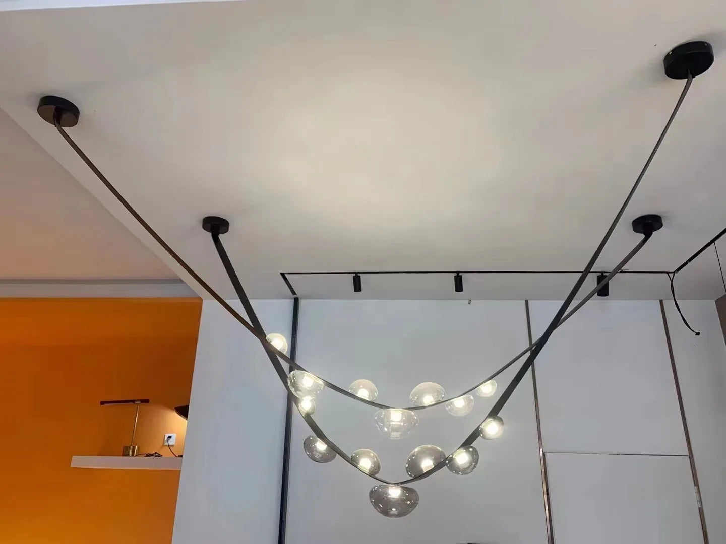 sandyha lustre en cuir avec suspension led design moderne - vue 4 sur 12
