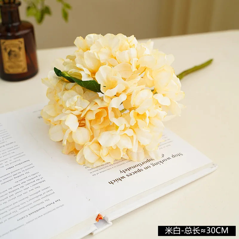 fleur d'hortensia artificielle vintage pour décoration et bouquet