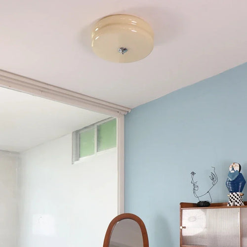 plafonnier en verre design pour un éclairage moderne élégant