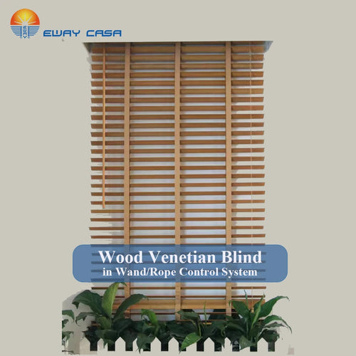 Store vénitien imitation bois à lamelles horizontales intérieur