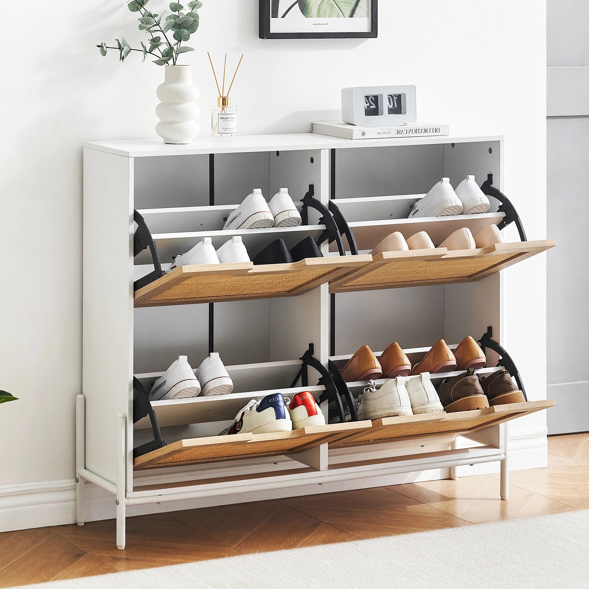 meuble à chaussures en rotin naturel avec portes rabattables et étagères réglables - vue 3 sur 9
