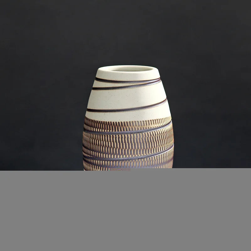 vase en céramique fait main pour décoration intérieure et arrangements floraux - vue 2 sur 9