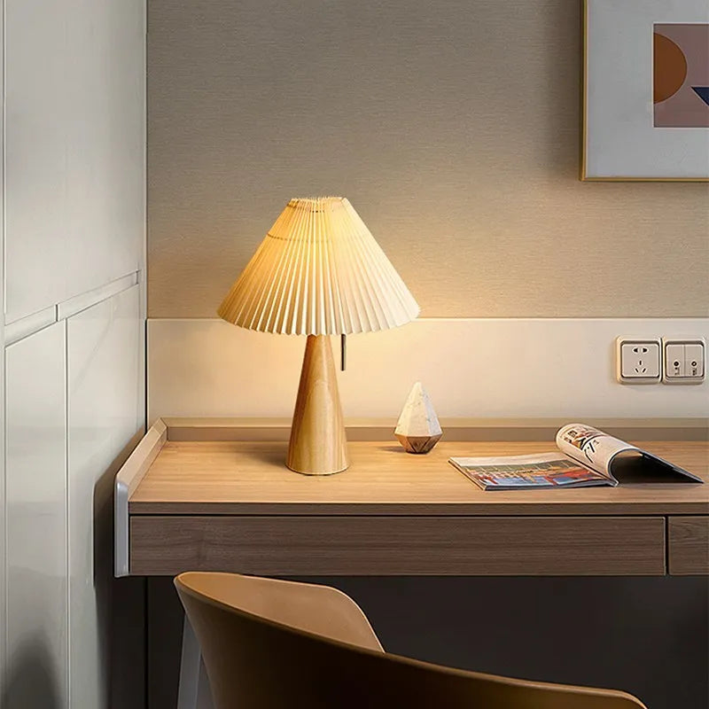 Lampe LED plissée en bois pour bureau - vue 3 sur 8