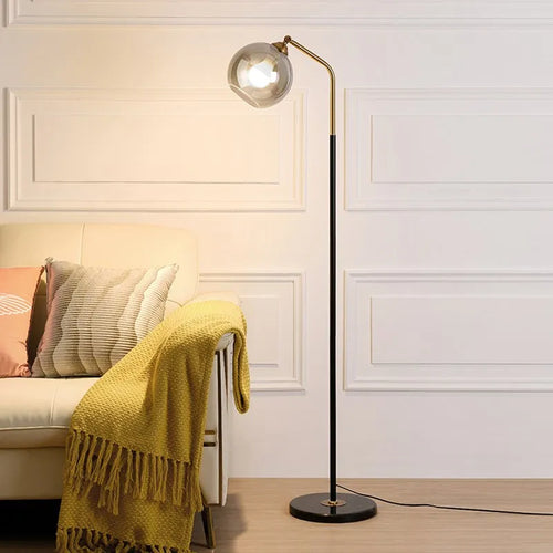 Lampe LED sur pied en verre au design nordique moderne