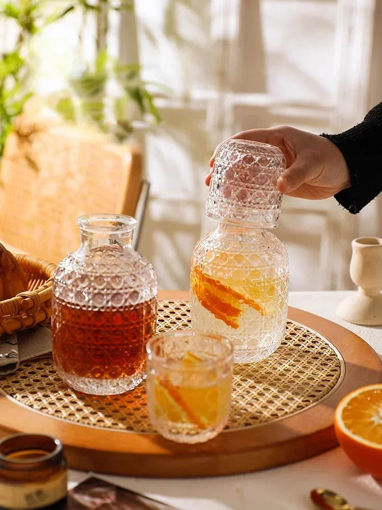 Carafe et verre relief retro vintage deco interieur