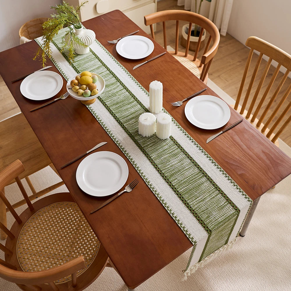 Chemin de table rayé bohème nordique pompons beige - vue 2 sur 6