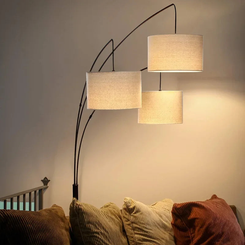 Lampadaire design avec plusieurs abat-jours suspendus - vue 3 sur 7