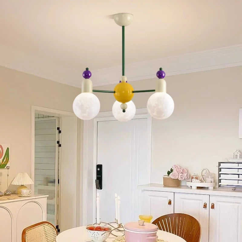 lustre moderne pour chambre d'enfants design nordique lumineux et coloré - vue 6 sur 12