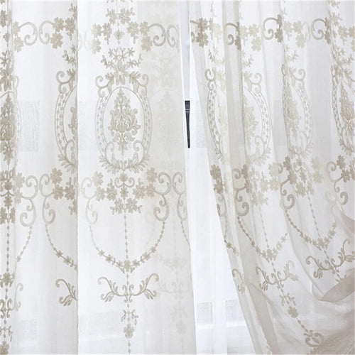 Voilage en tulle brodé motifs géométriques pour salon