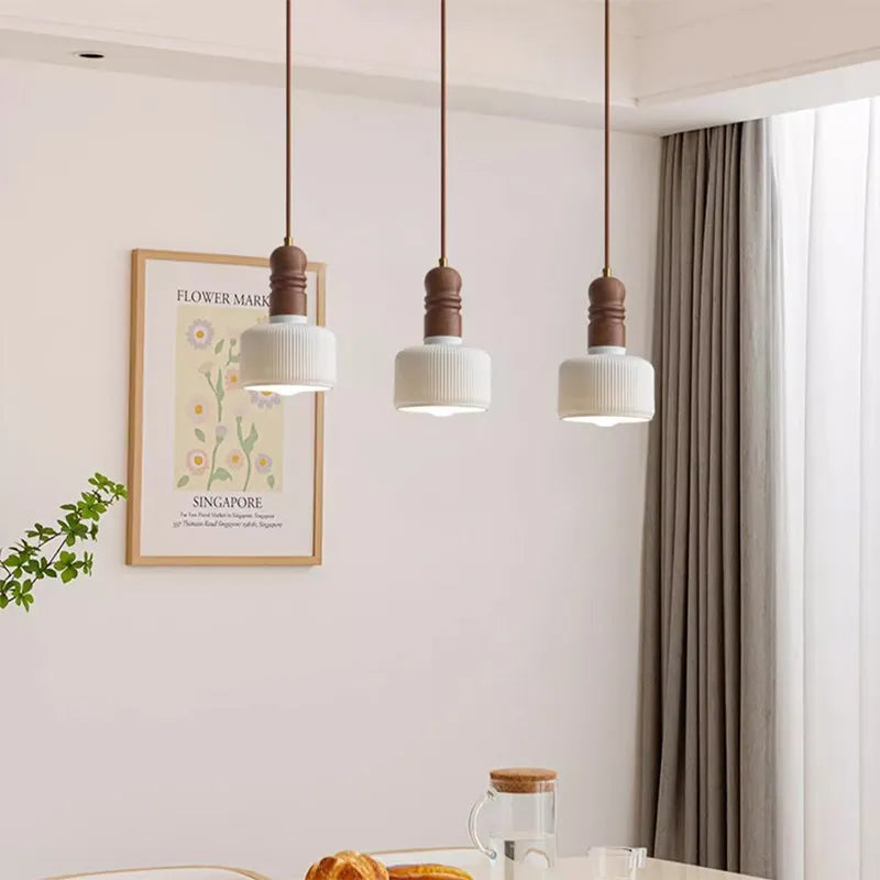 Suspension LED style nordique en bois massif et céramique - vue 3 sur 14