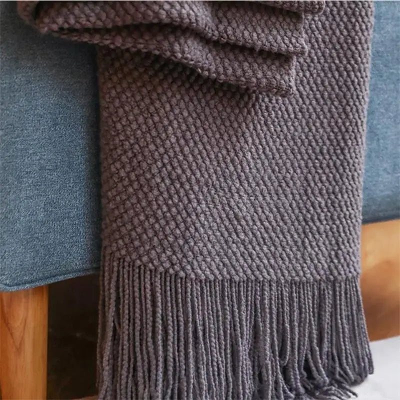 plaid tricot nordique doux avec pompons pour canapé - vue 4 sur 4