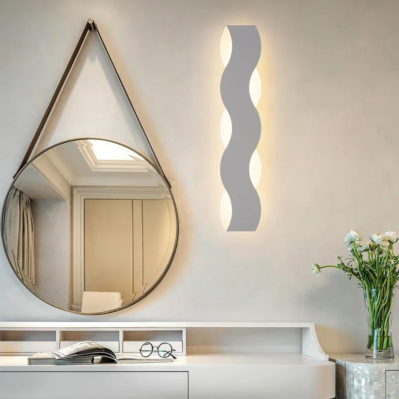 Applique murale LED moderne en forme de vague pour couloir intérieur - vue 5 sur 18