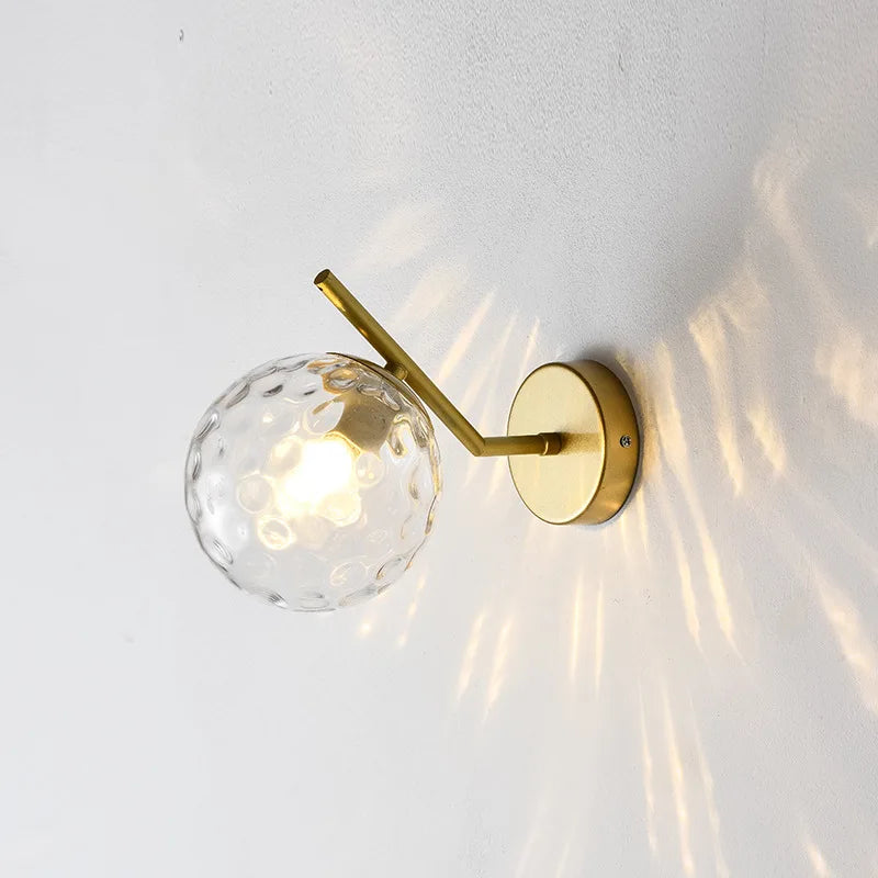 Lampe de applique murale LED boule de verre postmoderne Simple chambre chevet lampara luxe or бра allée intérieure salon décor applique murale - vue 6 sur 10