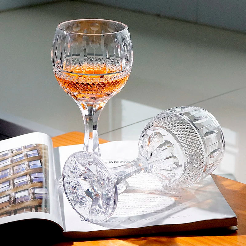 Verres à vin antique gravé main pied taillé - vue 6 sur 7
