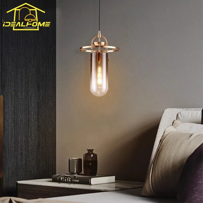 suspension en verre doré design italien éclairage minimaliste intérieur