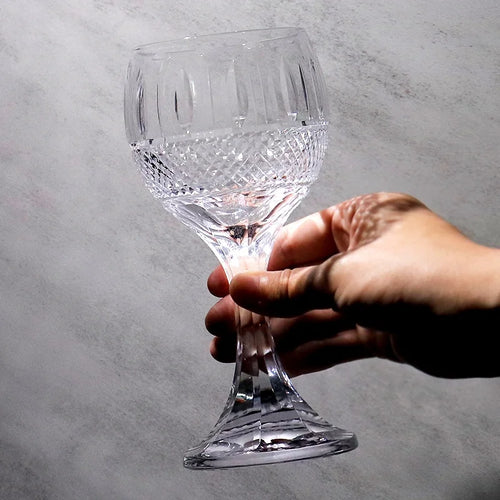 verres à vin antique gravés main pied travaillé