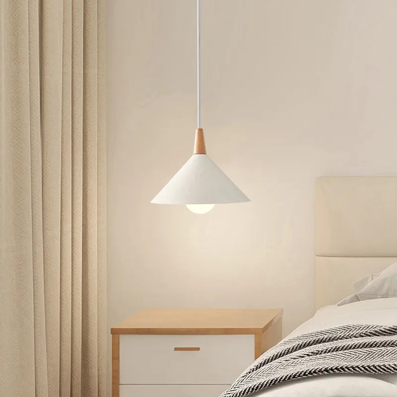 Suspension nordique minimaliste en bois