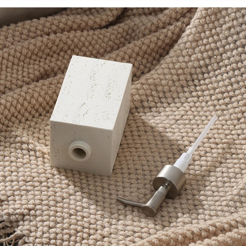 bouteille distributrice de désinfectant haut de gamme pour les mains - vue 5 sur 8