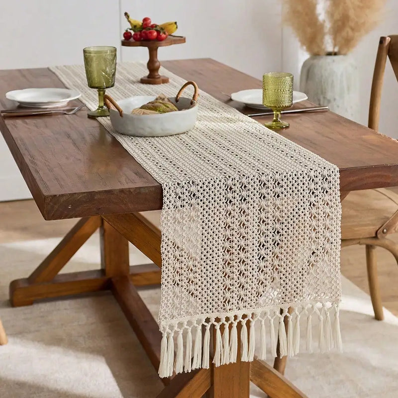 Chemin de table bohème beige pompons motifs géométriques