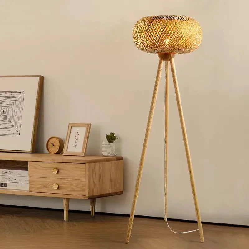 Lampadaire Vintage en bois avec trépied - vue 4 sur 9