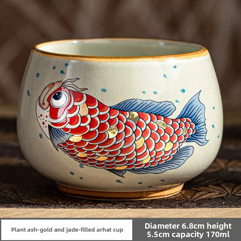 Tasse a the style chinois motif arowana ceramique